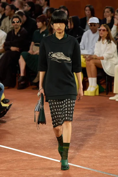 Look 49